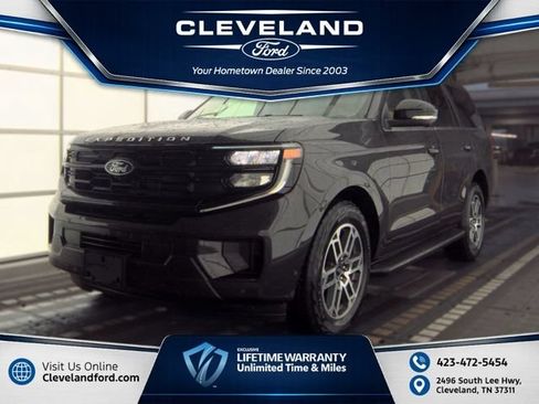 Used 2025 Ford Expedition Active AWD/4WD image 1