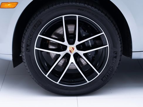 Certified 2026 Porsche Macan AWD/4WD image 12