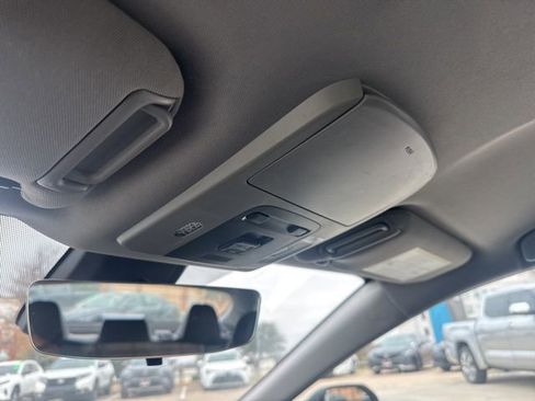 Used 2024 Toyota Camry SE image 14