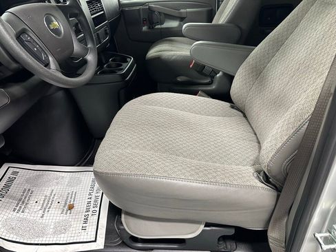 Used 2025 Chevrolet Express 3500 LT w/ LT Preferred Equipment Group image 14