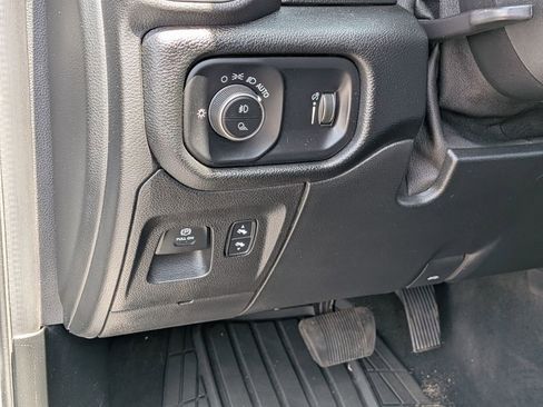 Used 2021 RAM 1500 Big Horn AWD/4WD image 17