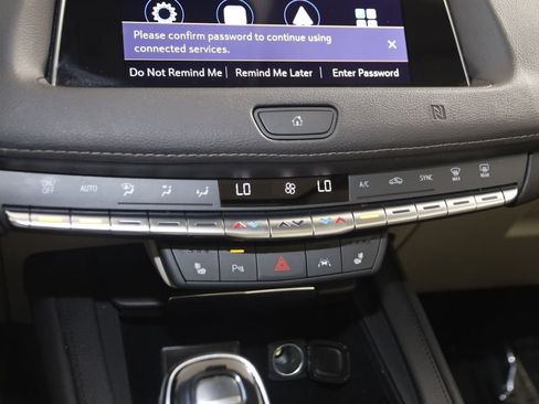 Used 2020 Cadillac XT4 Premium Luxury w/ Cold Weather Package FWD image 31