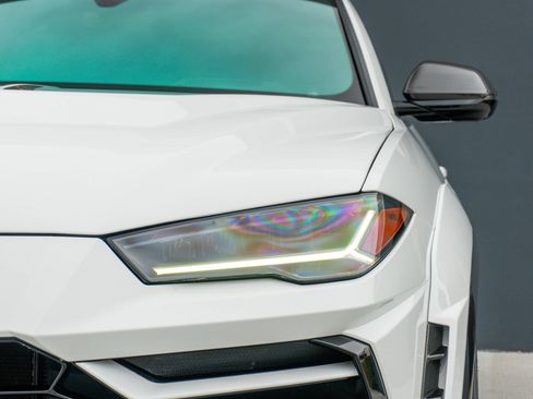 Used 2021 Lamborghini Urus AWD/4WD image 28