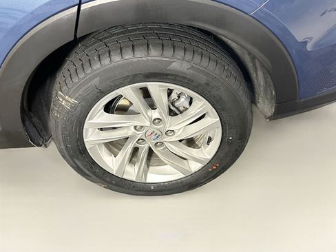 Used 2025 Buick Envista Preferred w/ Advanced Safety Package image 11