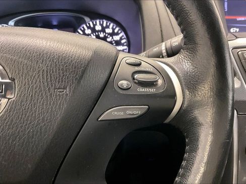 Used 2019 Nissan Pathfinder SL image 19