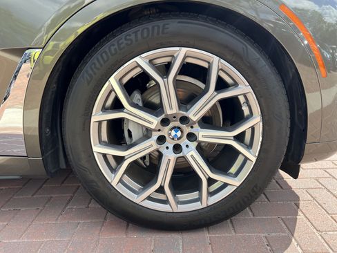 Used 2020 BMW X7 xDrive40i w/ Premium Package AWD/4WD image 13