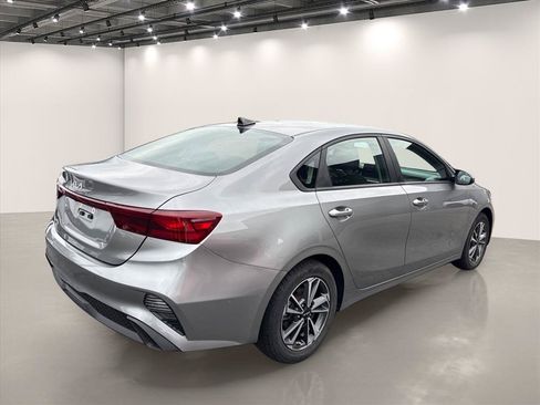 Certified 2023 Kia Forte LXS FWD image 8
