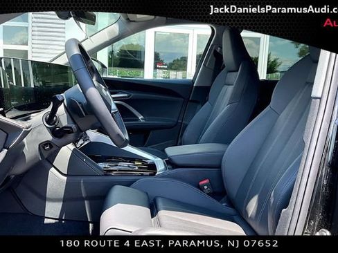 Used 2025 Audi Q5 Premium Plus w/ Premium Plus AWD/4WD image 17