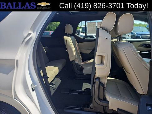 Used 2023 Chevrolet Traverse Premier AWD/4WD image 28