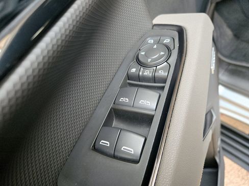 Used 2025 Chevrolet Silverado 2500 ZR2 w/ Technology Package image 31