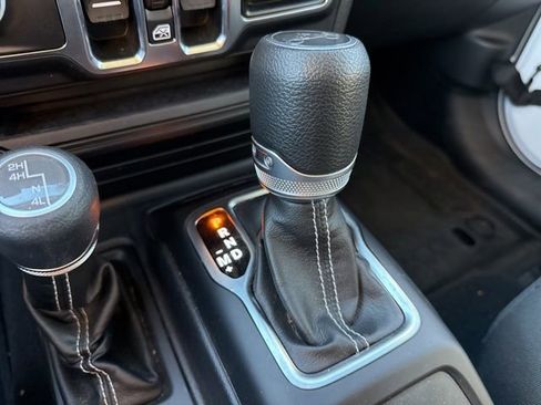 Used 2019 Jeep Wrangler Unlimited Sahara w/ LED Lighting Group image 26