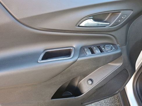 Used 2019 Chevrolet Equinox LT image 23