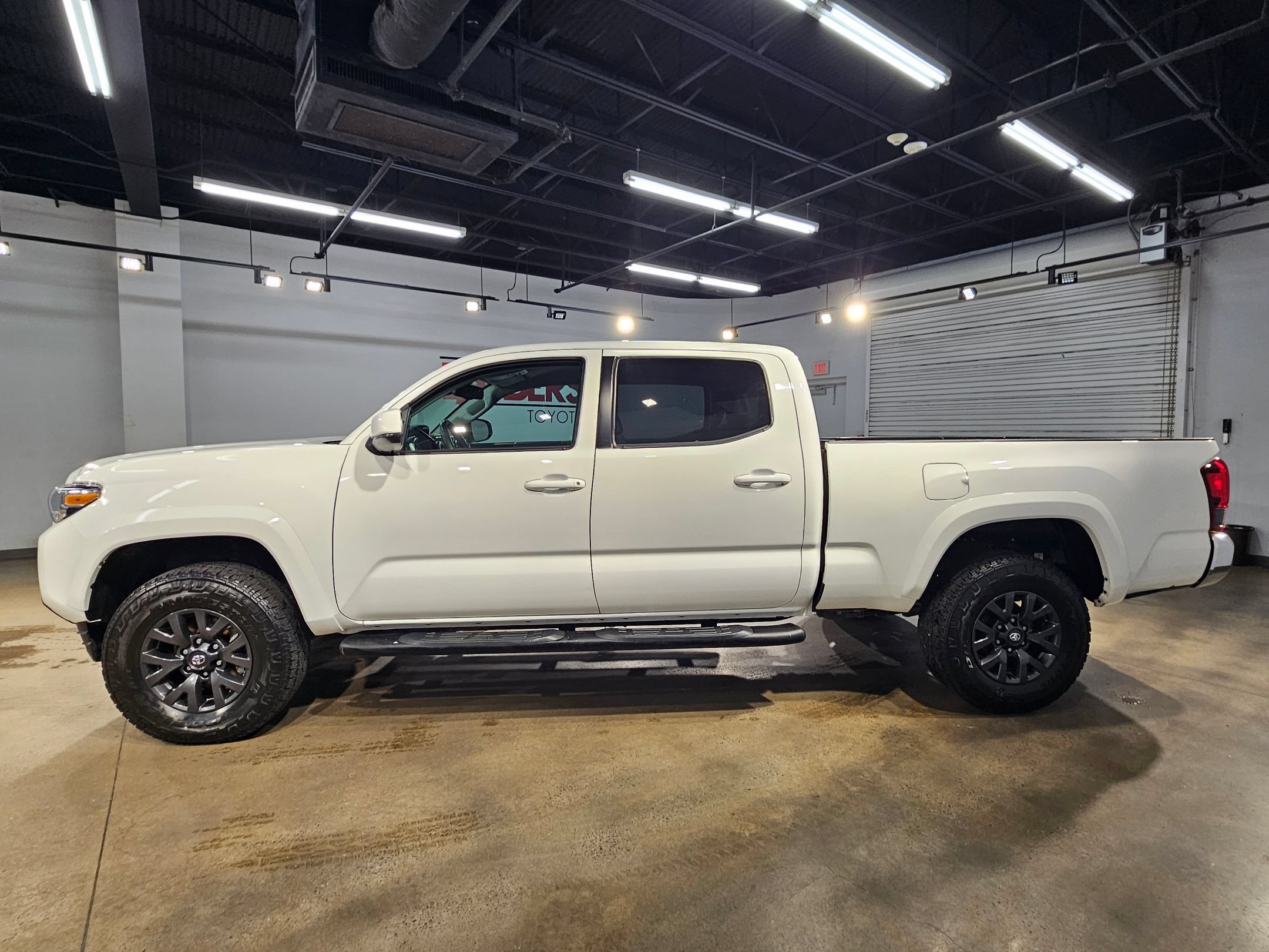 Used 2023 Toyota Tacoma SR5 RWD image 4