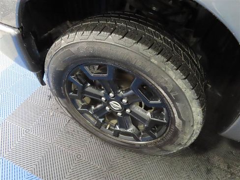 Used 2019 Nissan Titan SV w/ SV Convenience Package AWD/4WD image 6