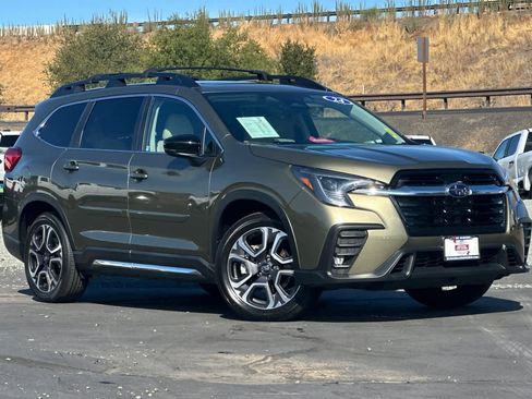 Used 2024 Subaru Ascent Limited w/ Technology Package image 2