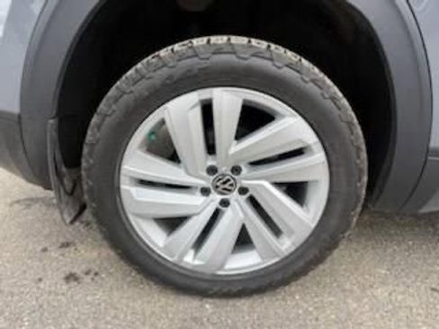 Used 2021 Volkswagen Atlas Cross Sport SE FWD image 13