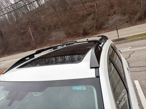 Used 2022 Subaru Ascent Touring image 4