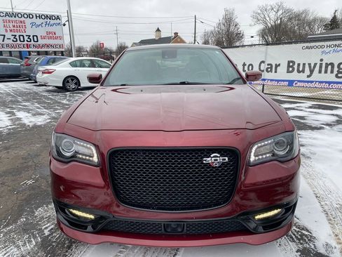 Used 2023 Chrysler 300 C image 7