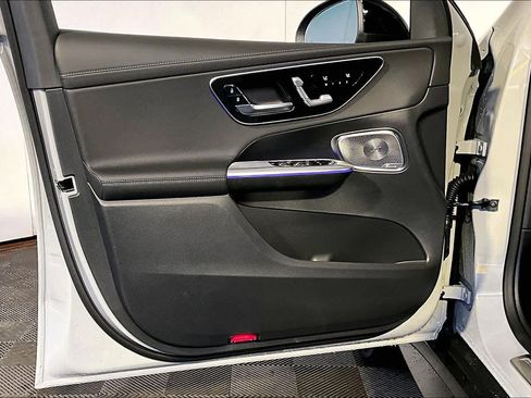 New 2026 Mercedes-Benz GLC 300 4MATIC image 11
