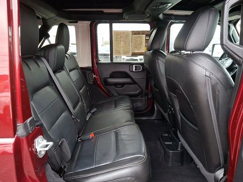 Used 2021 Jeep Wrangler Unlimited Sahara image 14