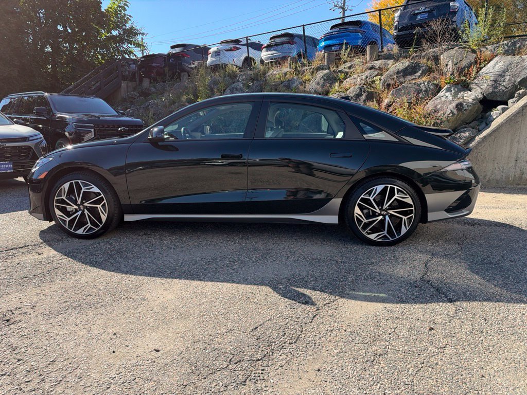 Used 2023 Hyundai Ioniq 6 SEL AWD/4WD image 2