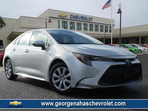 Used 2020 Toyota Corolla LE image 1