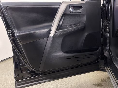 Used 2017 Toyota RAV4 XLE w/ Carpet Mat Package FWD image 17
