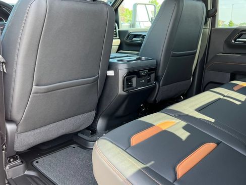 New 2026 GMC Sierra 2500 AT4 w/ AT4 Premium Plus Package AWD/4WD image 47