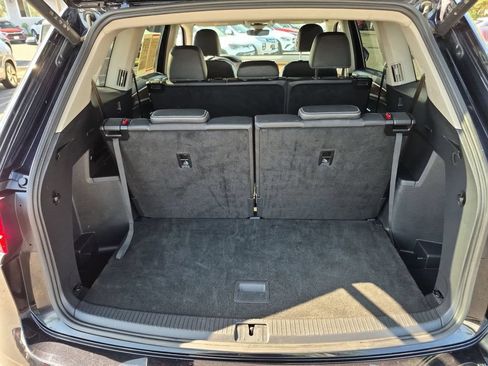 Used 2025 Volkswagen Atlas SE FWD image 29