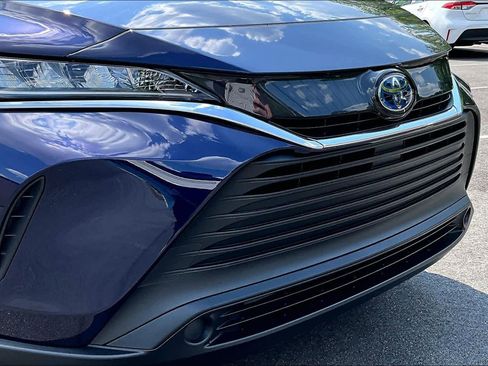 Used 2021 Toyota Venza LE image 28