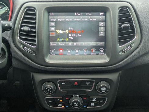 Used 2018 Jeep Compass Trailhawk w/ Navigation Group AWD/4WD image 24