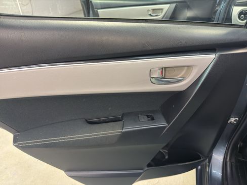 Used 2018 Toyota Corolla LE w/ LE Premium Package w/Moonroof FWD image 27