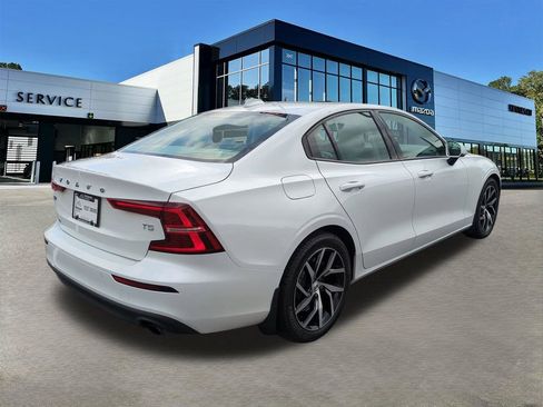Used 2020 Volvo S60 T5 Momentum FWD image 4