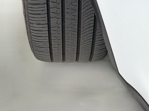 Used 2023 Land Rover Discovery HSE R-Dynamic image 21