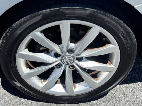 Used 2016 Volkswagen Golf SE FWD image 8