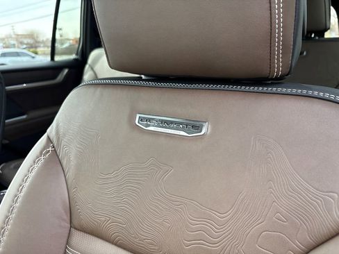 New 2026 GMC Acadia Denali Ultimate w/ LPO, Floor Liner Package FWD image 16