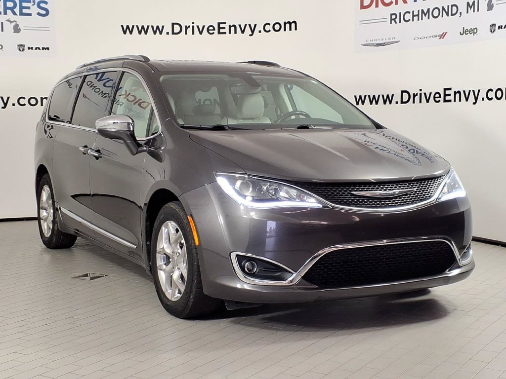 Used 2020 Chrysler Pacifica Limited FWD image 3
