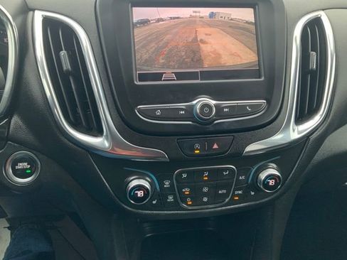 Used 2023 Chevrolet Equinox LT image 24