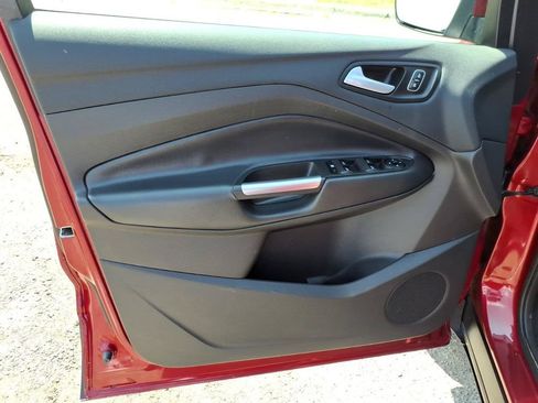 Used 2018 Ford Escape SE w/ SE Sync 3 Package FWD image 13