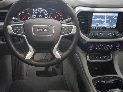 Used 2023 GMC Acadia SLT w/ Technology Package FWD image 16