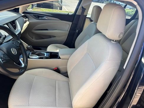 Used 2019 Buick Regal Preferred FWD image 7