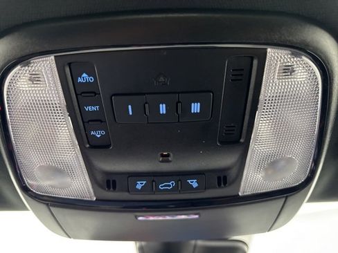 Used 2023 Dodge Durango GT image 22