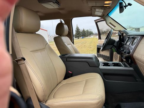 Used 2012 Ford F350 Lariat w/ Lariat Interior Pkg image 30