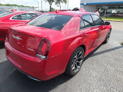 Used 2016 Chrysler 300 S w/ 300S Premium Group RWD image 2