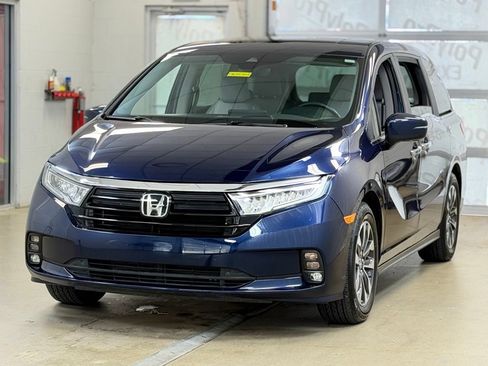 Used 2024 Honda Odyssey EX-L image 3