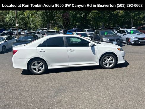Used 2013 Toyota Camry SE FWD image 3