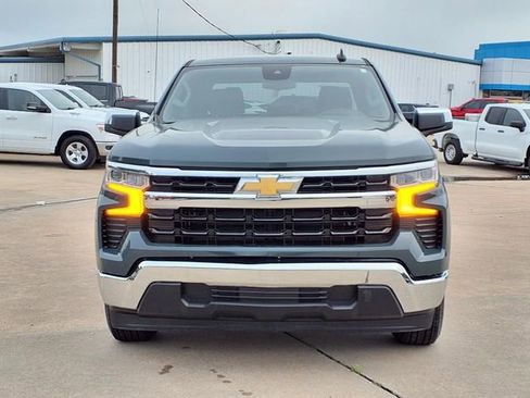 Used 2025 Chevrolet Silverado 1500 LT image 2