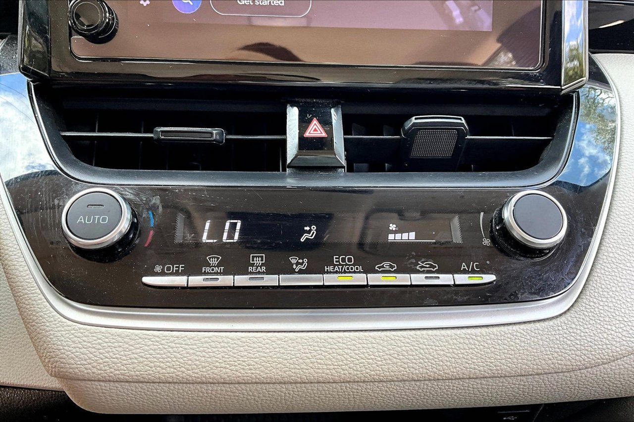 Used 2025 Toyota Corolla LE FWD image 25