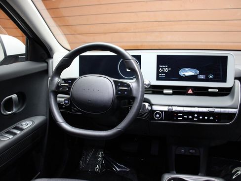 Used 2024 Hyundai Ioniq 5 SEL image 31