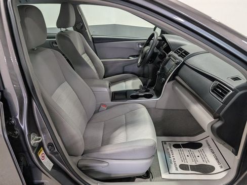 Used 2015 Toyota Camry LE FWD image 18